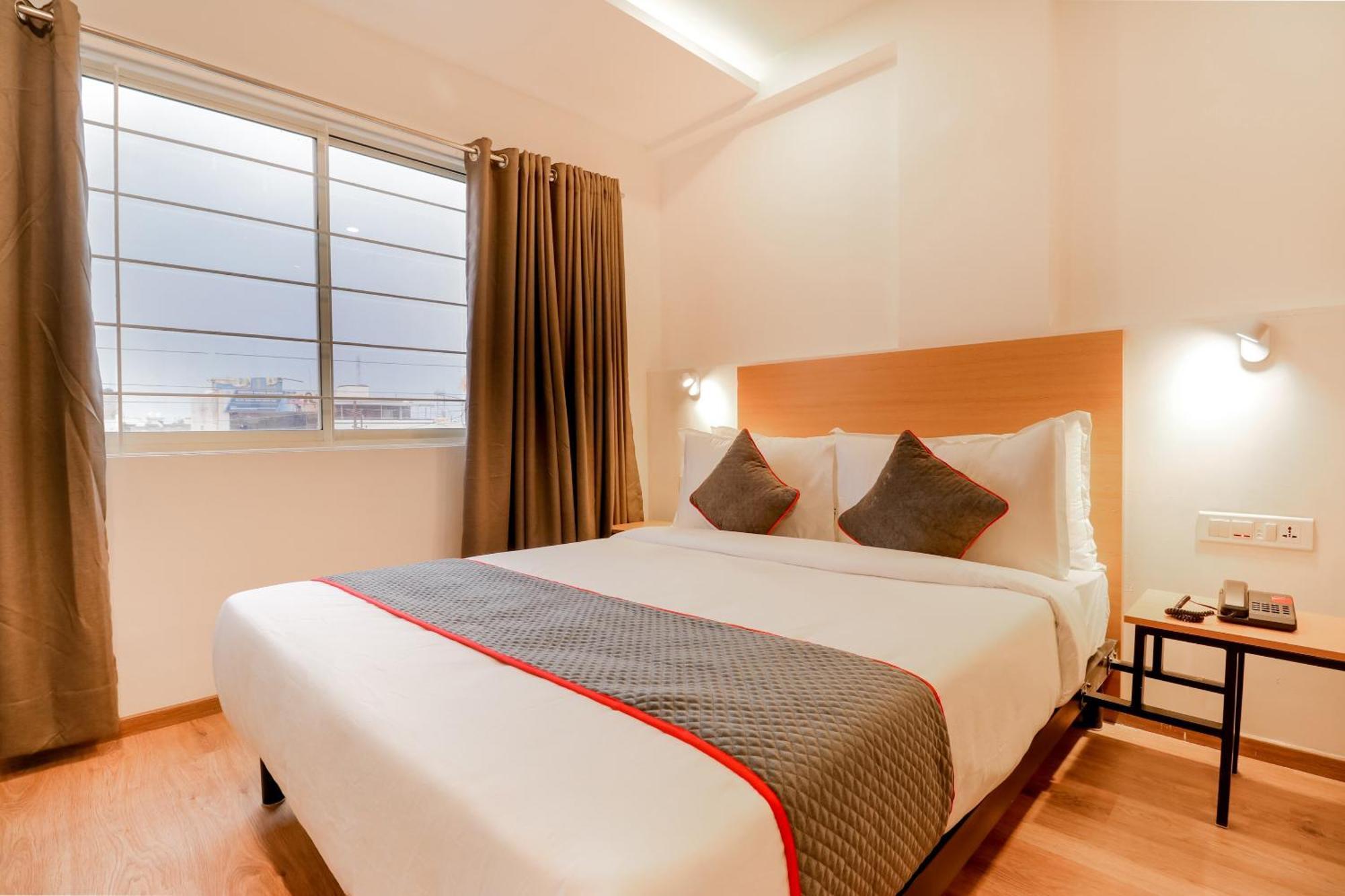 Super Townhouse The Landmark Indore Exterior foto